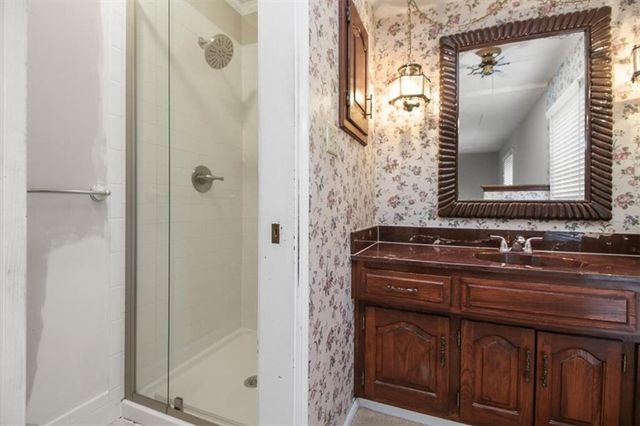 401 S Sunset Lane, Raymore, MO 64083