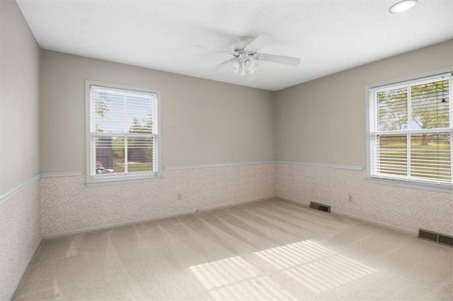 401 S Sunset Lane, Raymore, MO 64083