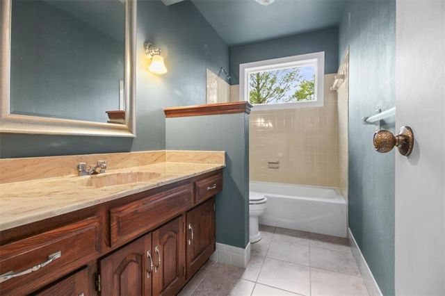 401 S Sunset Lane, Raymore, MO 64083
