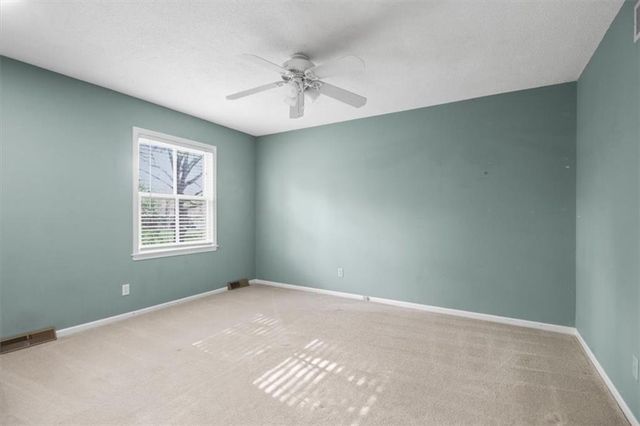 401 S Sunset Lane, Raymore, MO 64083