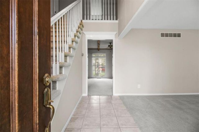 401 S Sunset Lane, Raymore, MO 64083