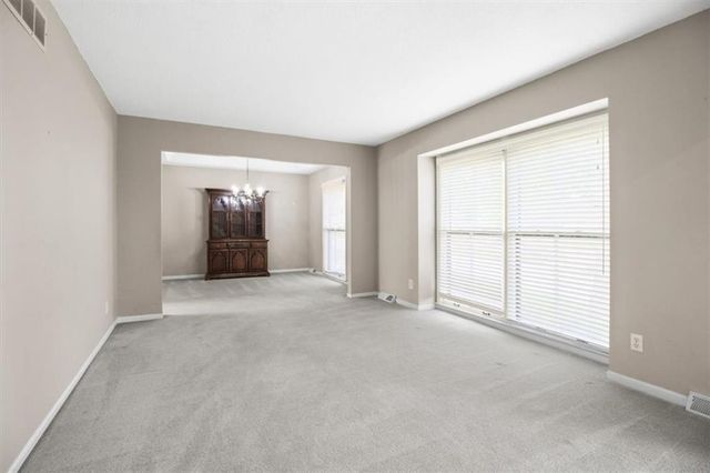401 S Sunset Lane, Raymore, MO 64083