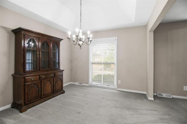 401 S Sunset Lane, Raymore, MO 64083
