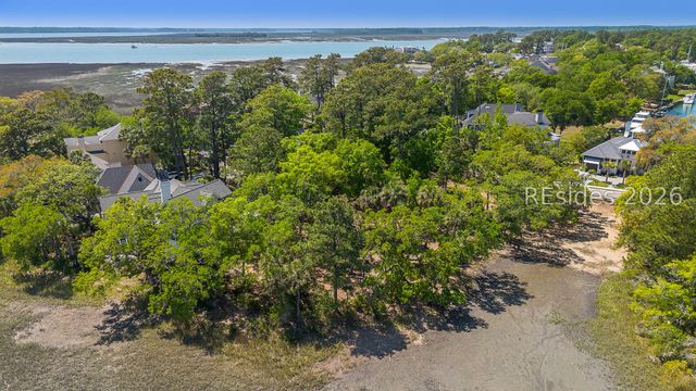 18 Indian Hill Ln, Hilton Head Island, SC 29926