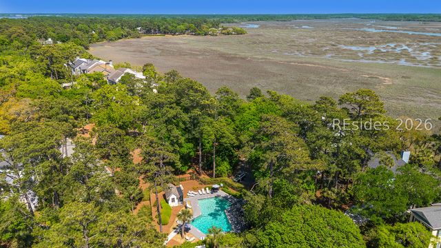 18 Indian Hill Ln, Hilton Head Island, SC 29926