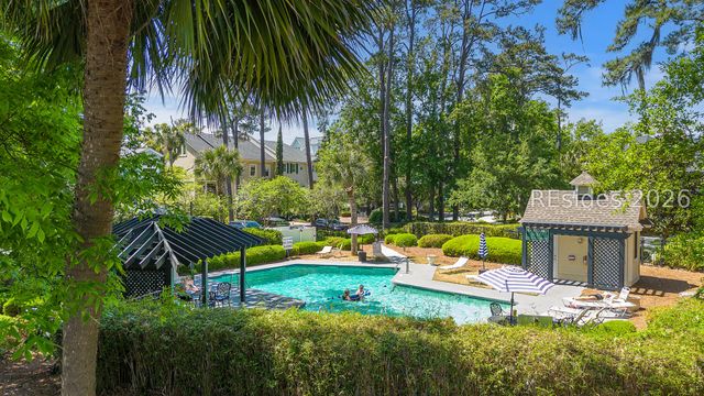 18 Indian Hill Ln, Hilton Head Island, SC 29926