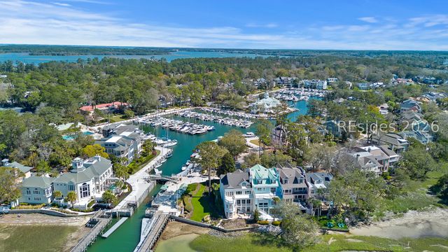 18 Indian Hill Ln, Hilton Head Island, SC 29926