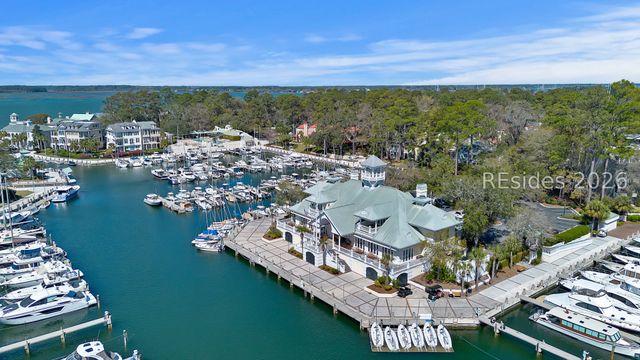 18 Indian Hill Ln, Hilton Head Island, SC 29926
