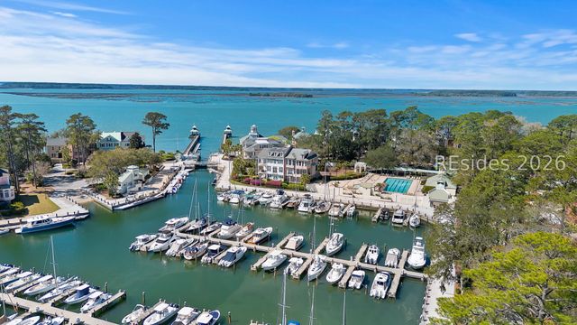 18 Indian Hill Ln, Hilton Head Island, SC 29926