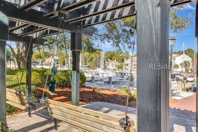 18 Indian Hill Ln, Hilton Head Island, SC 29926