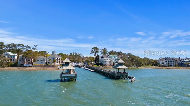 18 Indian Hill Ln, Hilton Head Island, SC 29926