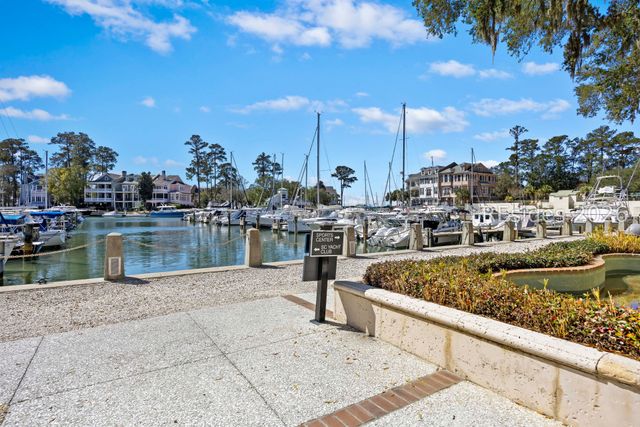 18 Indian Hill Ln, Hilton Head Island, SC 29926