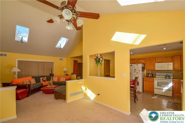 1214 Shadblow Road, Tobyhanna Twp, PA 18346
