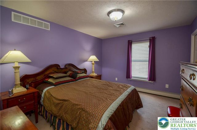 1214 Shadblow Road, Tobyhanna Twp, PA 18346