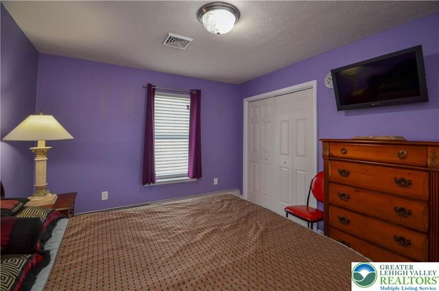 1214 Shadblow Road, Tobyhanna Twp, PA 18346