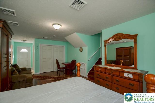 1214 Shadblow Road, Tobyhanna Twp, PA 18346