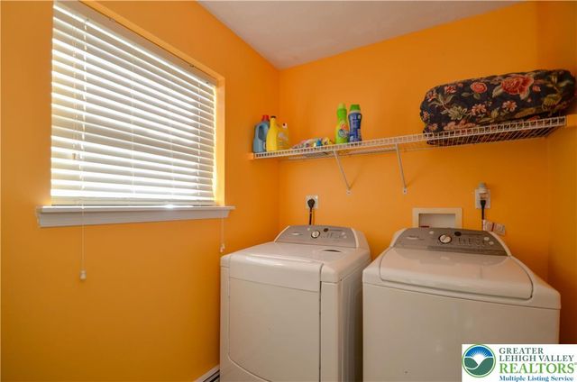 1214 Shadblow Road, Tobyhanna Twp, PA 18346