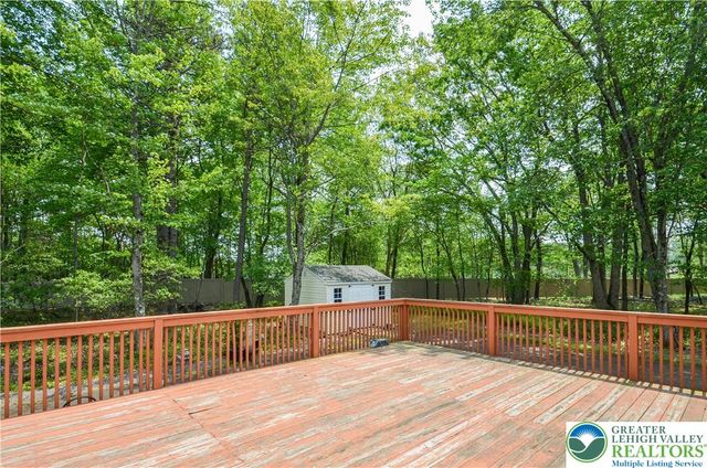 1214 Shadblow Road, Tobyhanna Twp, PA 18346