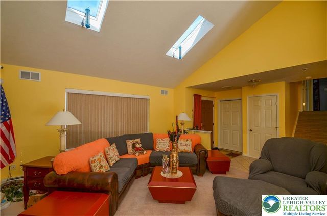 1214 Shadblow Road, Tobyhanna Twp, PA 18346