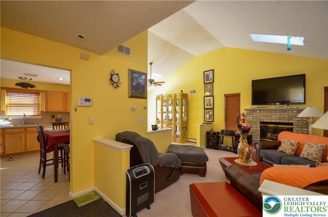 1214 Shadblow Road, Tobyhanna Twp, PA 18346