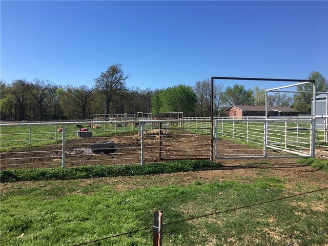 12470 Jimmy Devault Road, Farmington, AR 72730