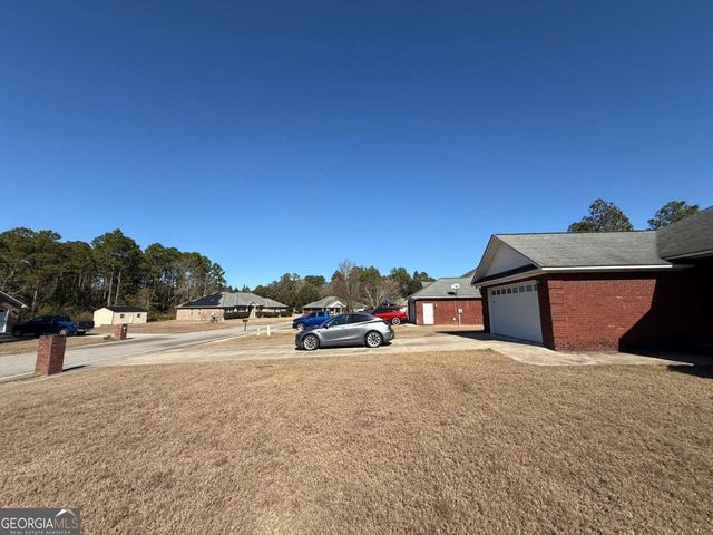 94 Taylor Wells Lane, Hinesville, GA 31313