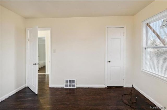 8615 Strathmoor Street, Detroit, MI 48228