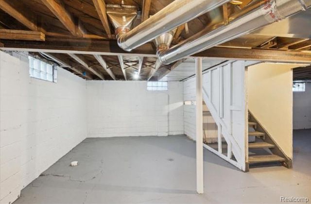 8615 Strathmoor Street, Detroit, MI 48228