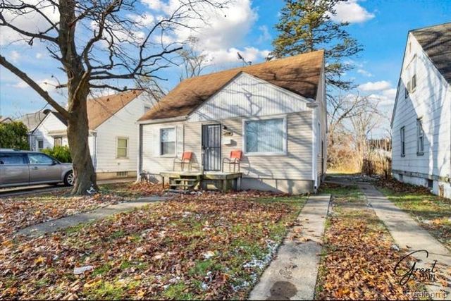 8615 Strathmoor Street, Detroit, MI 48228