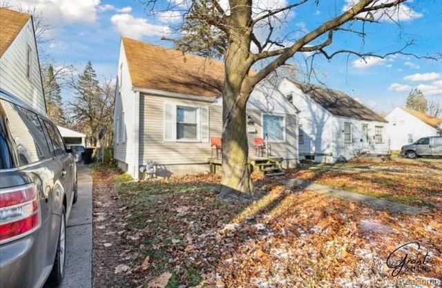 8615 Strathmoor Street, Detroit, MI 48228