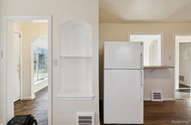 8615 Strathmoor Street, Detroit, MI 48228