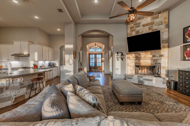 5679 COPPER VLY, New Braunfels, TX 78132