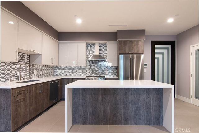 2225 Mira Vista Avenue 104, Montrose, CA 91020
