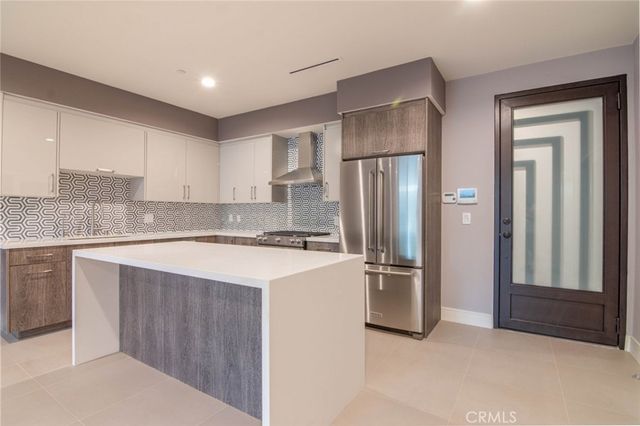 2225 Mira Vista Avenue 104, Montrose, CA 91020