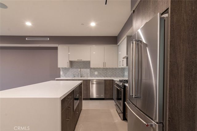 2225 Mira Vista Avenue 104, Montrose, CA 91020