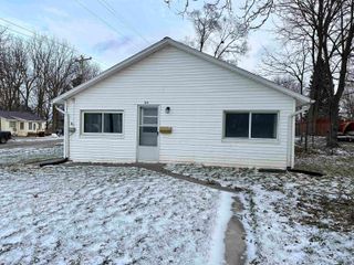 214 N Grover Avenue, Alma, MI 48801