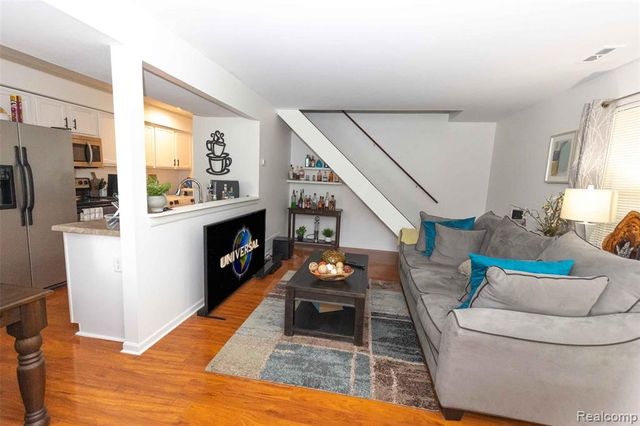 3233 Northfield Court, Lake Orion, MI 48360