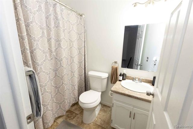 3233 Northfield Court, Lake Orion, MI 48360