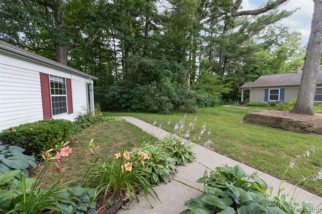 3233 Northfield Court, Lake Orion, MI 48360