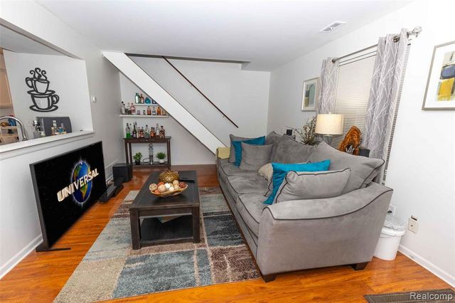 3233 Northfield Court, Lake Orion, MI 48360