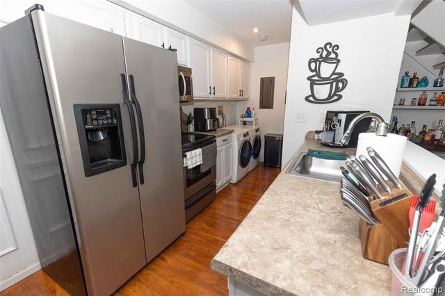 3233 Northfield Court, Lake Orion, MI 48360
