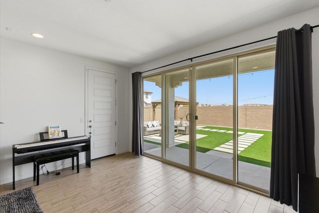 5935 S Coyote Canyon, Mesa, AZ 85212