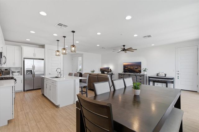 5935 S Coyote Canyon, Mesa, AZ 85212