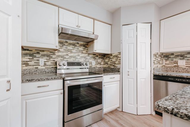 26 E Woodfield Drive, Etna, OH 43062