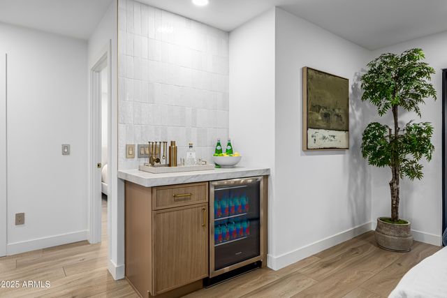 8238 E JACKRABBIT Road, Scottsdale, AZ 85250