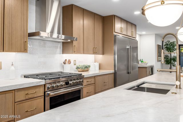 8238 E JACKRABBIT Road, Scottsdale, AZ 85250