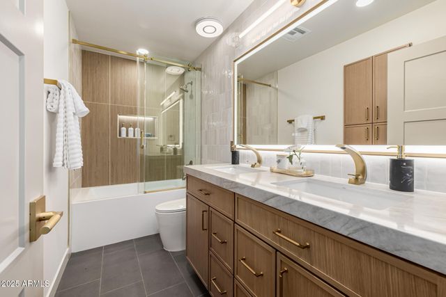 8238 E JACKRABBIT Road, Scottsdale, AZ 85250