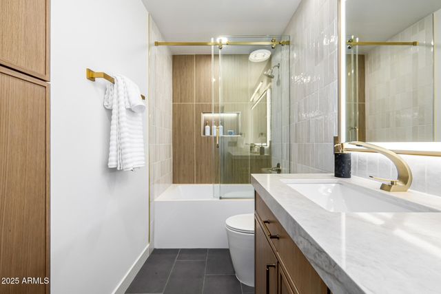 8238 E JACKRABBIT Road, Scottsdale, AZ 85250