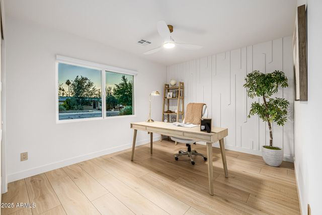 8238 E JACKRABBIT Road, Scottsdale, AZ 85250