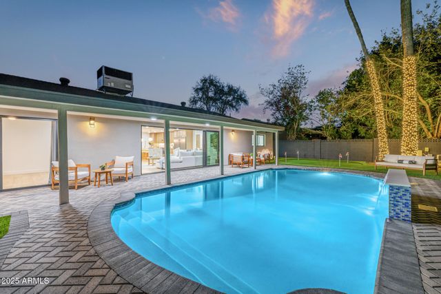 8238 E JACKRABBIT Road, Scottsdale, AZ 85250